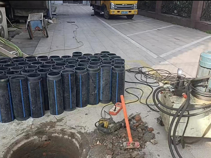 武冈PE置换管厂家 DN315置换管 非开挖管短管置换